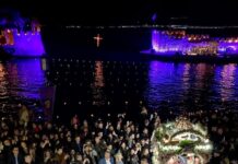 Μεγάλη Παρασκευή: Η κοινή πομπή των Επιταφίων στο Ενετικό Λιμάνι της Ναυπάκτου