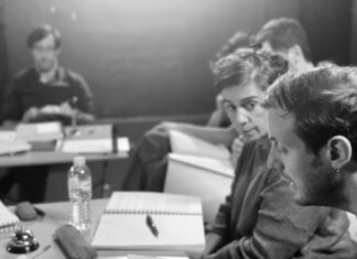 «Ένας εχθρός του λαού» στο ΔHΠΕΘΕ Αγρινίου