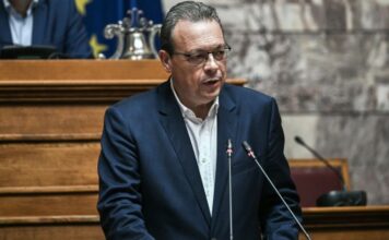 Περιοδεία Φάμελλου την Πέμπτη σε πυρόπληκτες περιοχές στην Αιτωλοακαρνανία