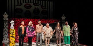 Θερμό χειροκρότημα στην πρεμιέρα της παράστασης «Απόψε τρώμε στης Ιοκάστης»