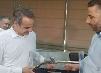 – Μετά το Σαμαρά για τον επόμενο σκέφτομαι το δώρο σου, Θανάση!