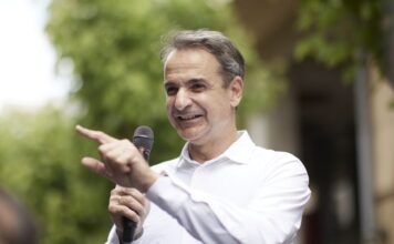 Λαοφιλής σε… επιλεγμένο ακροατήριο