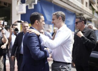 – Oύτε 25% δεν με αγαπάτε, ρε Γιώργο;