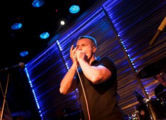 Oι Blues Bash στο ανοιχτό θέατρο στο λιμάνι Μεσολογγίου