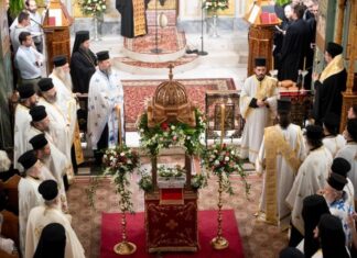 Αγία Τριάδα Αγρινίου: Με λαμπρότητα η υποδοχή του λειψάνου του Αγίου Σπυρίδωνα