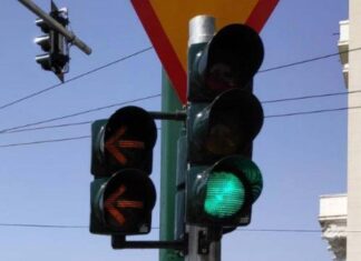 Τοποθετούνται φανάρια στη διασταύρωση Μακρή και Χαρ. Τρικούπη