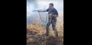 Στην πρώτη γραμμή με τη μάνικα στα χέρια ο Μαυρομμάτης