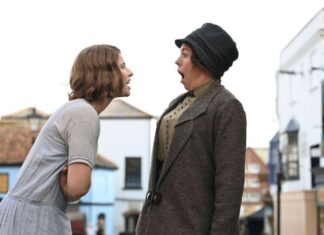 «Μικρά Πρόστυχα Γράμματα» στον Ελληνίς