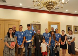 Συνάντηση του Μητροπολίτη Δαμασκηνού με την ομάδα Κανόε – Καγιάκ Μεσολογγίου