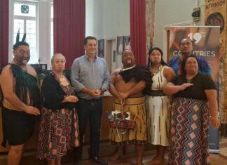 Πενθούν και οι Μαορί για την απώλεια Παπαναστασίου από τον πολιτισμό