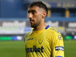 Το check in του Γιοβάνοβιτς στη Λεωφόρο και οι «ματιές» στο Λιάβα