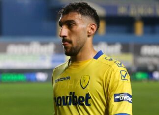 Το check in του Γιοβάνοβιτς στη Λεωφόρο και οι «ματιές» στο Λιάβα