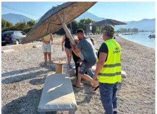 Κάποιοι θεωρούν ότι δικαιούνται τη δική τους προσωπική ξαπλώστρα στην παραλία