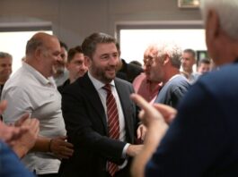 Αν το ΠΑΣΟΚ βγει πρώτο, δεν παίρνει το μπόνους – Θα αλλάξει στο Συνέδριό του;