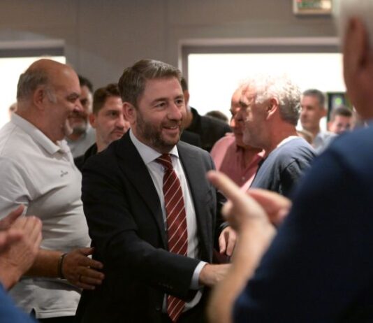 Τι συμβαίνει στο ΠΑΣΟΚ με τις συνεργασίες