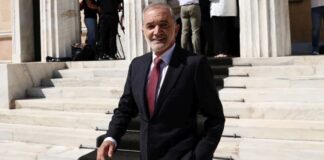 “Γρίφος” Σαλμά για το με ποιο κόμμα θα πολιτευτεί, αλλά θέλει να πολιτευτεί στην Αττική
