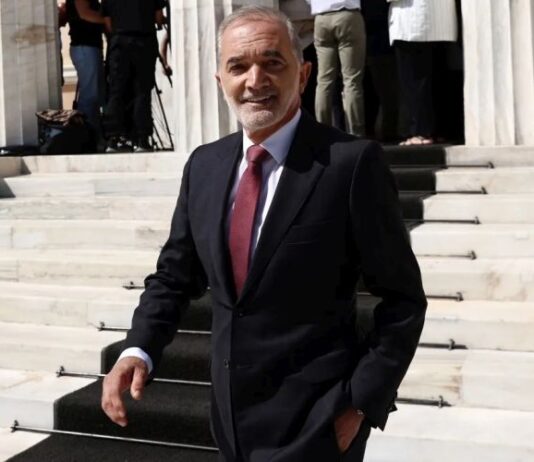 “Γρίφος” Σαλμά για το με ποιο κόμμα θα πολιτευτεί, αλλά θέλει να πολιτευτεί στην Αττική