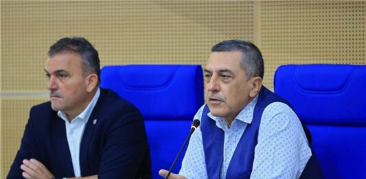 Ο Κουρέτας θυμίζει στο Χατζηδάκη την εντολή Μητσοτάκη για την εκτροπή του Αχελώου