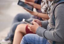 Η έκθεση των παιδιών στα social media αυξάνουν δραματικά τις πιθανότητες θυματοποίησης