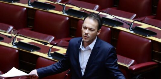 Επιστολικά (κατα)ψήφισε ο Ζαμπάρας τον προϋπολογισμό για τον Τσίπρα