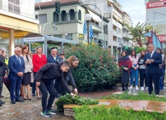 Οι «επίσημοι» του Αγρινίου ας παραδειγματιστούν από τις υποκλίσεις Γεραπετρίτη