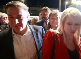 Το ΠΑΣΟΚ Αξιωματική Αντιπολίτευση, δια χειρός των “αποστατών” του (αβάπτιστου) Κασσελάκη