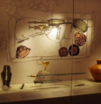 Τάφος αρχαίου πολεμιστή στον Κουβαρά Ακαρνανίας με «ασυνήθιστα μεγάλου μήκους ξίφος»