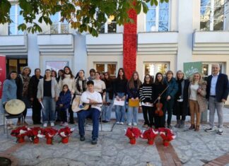 2ο ΓΕΛ Αγρινίου: Πλήθος δράσεων αλληλεγγύης εν όψει Χριστουγέννων