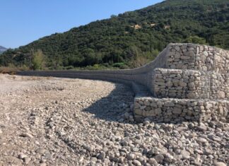 «Φρένο» και στα αντιπλημμυρικά – Διακοπή εργασιών στον Εύηνο