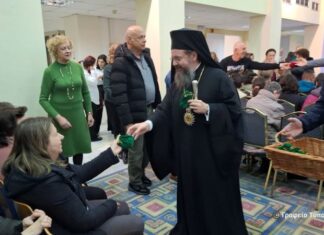 Ο Μητροπολίτης Δαμασκηνός στη χριστουγεννιάτικη εκδήλωση του «Παναγία Ελεούσα»