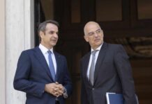 Δημόσια αντιπαράθεση Μαξίμου με τον Δένδια για το DNA της παράταξης