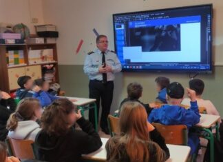 Ενημερωτική παρουσίαση από την ΕΛ.ΑΣ. στο 3ο Δημοτικό Σχολείο της Ναυπάκτου