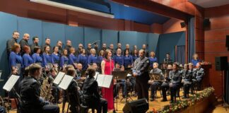 Μαγευτική μουσική βραδιά στο Christmas Concert στο Mεσολόγγι από τη Φιλαρμονική του Δήμου