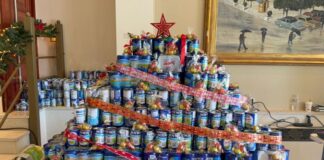 Στόλισαν και φέτος το «γαλόδεντρο» μαθητές των σχολείων του Δήμου Μεσολογγίου