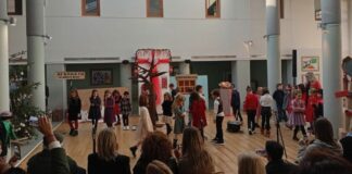 Η Χριστουγεννιάτικη γιορτή του 4ου Δημοτικού Σχολείου Αγρινίου