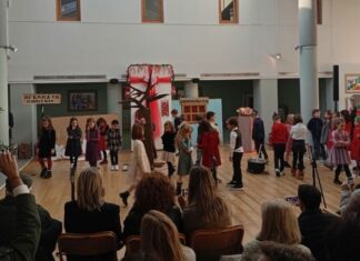 Η Χριστουγεννιάτικη γιορτή του 4ου Δημοτικού Σχολείου Αγρινίου