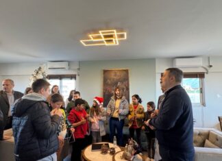 Κάλαντα στο Δήμαρχο Μεσολογγίου από τους μαθητές του Δημητρούκειου Ειδικού Δημοτικού Σχολείου