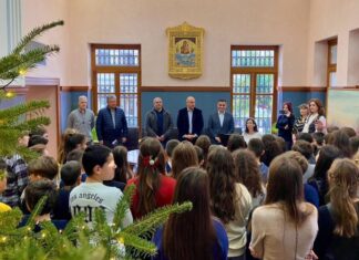 Το Δημαρχείο Ναυπακτίας πλημμύρισε παιδικές φωνές και χριστουγεννιάτικες μελωδίες!