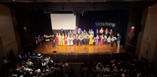 Η χριστουγεννιάτικη εκδήλωση των κατηχητικών της Μητρόπολης στο Αγρίνιο