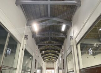 Επί μια δεκαετία δεν μπορούμε να διορθώσουμε μια προβληματική σκεπή