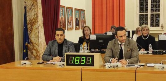 Mεταφέροντας την παρόλα του καθενός στο δημοτικό συμβούλιο