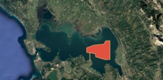 Ο ΣΥΡΙΖΑ για το πλωτό φωτοβολταϊκό στον Αμβρακικό: «Αυθαιρεσία εις βάρος του φυσικού πλούτου»