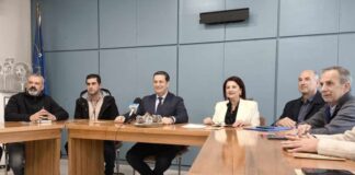 Ο ασταμάτητος δήμαρχος που και που πρέπει να κάνει παύσεις…