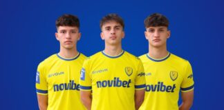 Επαγγελματίες τρία «παιδιά» του Παναιτωλικού