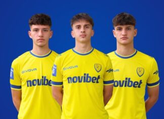 Επαγγελματίες τρία «παιδιά» του Παναιτωλικού