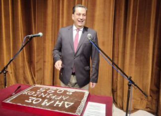 – Tην πίτα των Αιτωλοακαρνάνων Εξορισθέντων Τασκένδης δεν έκοψα ακόμα