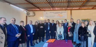 Η κορδέλα των εγκαινίων πάντα «τραβάει» κόσμο…