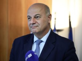Η κλεψύδρα και ο Τσιάρας