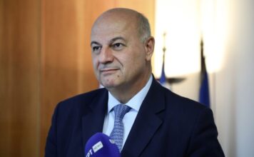 Η κλεψύδρα και ο Τσιάρας