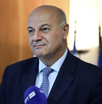 Η κλεψύδρα και ο Τσιάρας